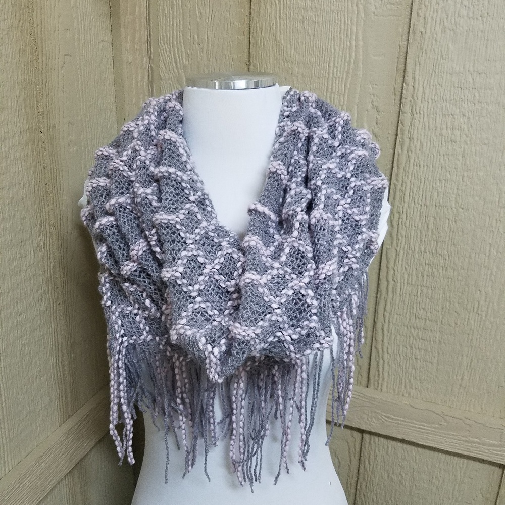 Women's  Pink/Grey Warm knit Queen's Scarf 100%